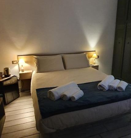 Piazza Martiri Rooms Κάλιαρι Εξωτερικό φωτογραφία