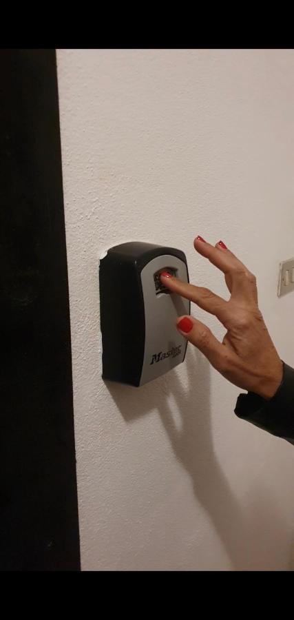 Piazza Martiri Rooms Κάλιαρι Εξωτερικό φωτογραφία