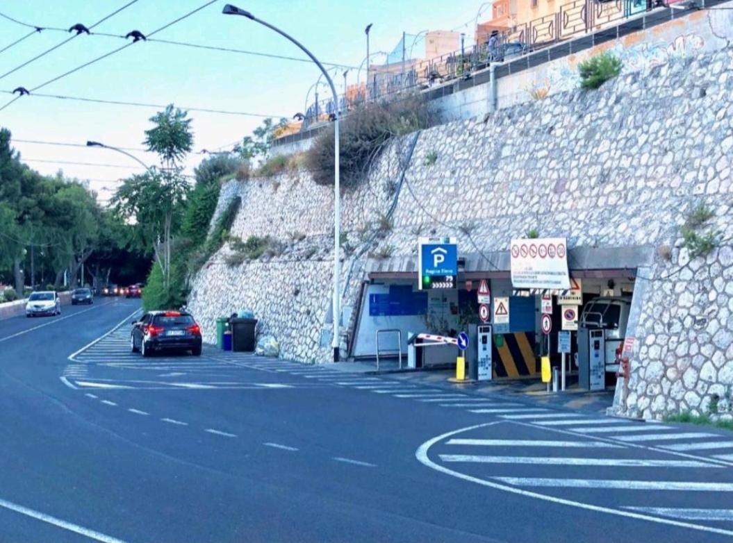 Piazza Martiri Rooms Κάλιαρι Εξωτερικό φωτογραφία