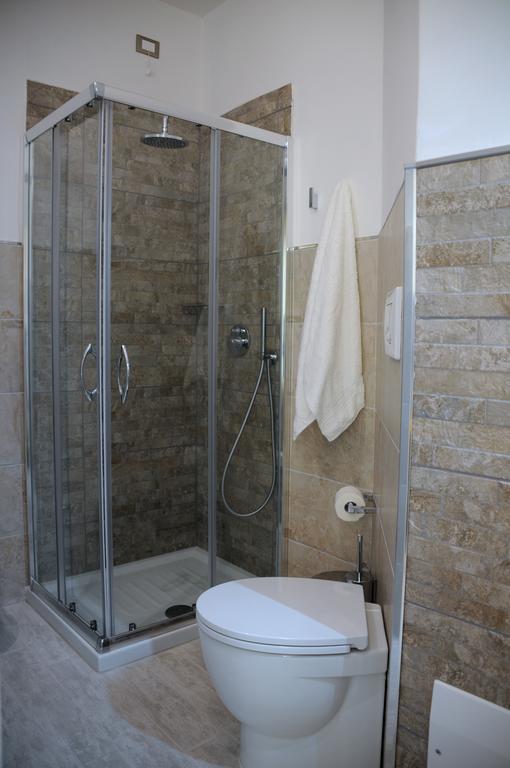 Piazza Martiri Rooms Κάλιαρι Δωμάτιο φωτογραφία