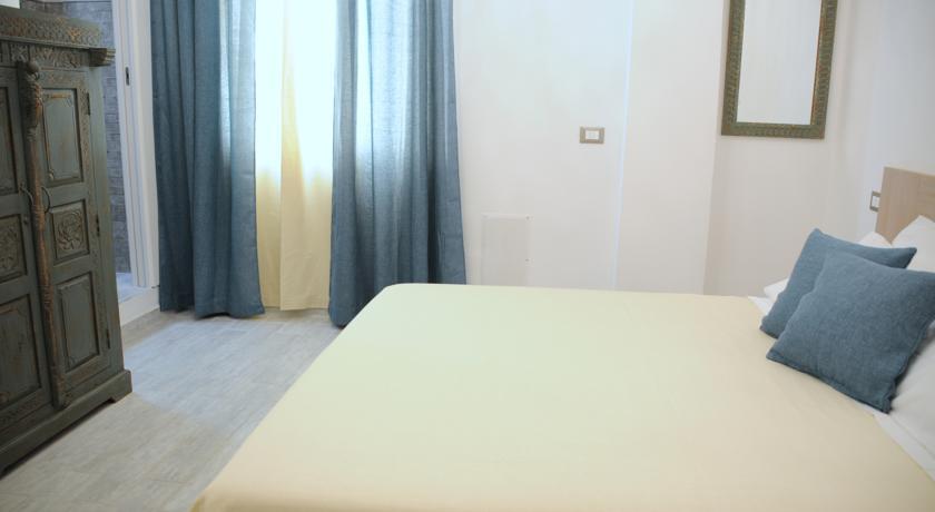 Piazza Martiri Rooms Κάλιαρι Δωμάτιο φωτογραφία