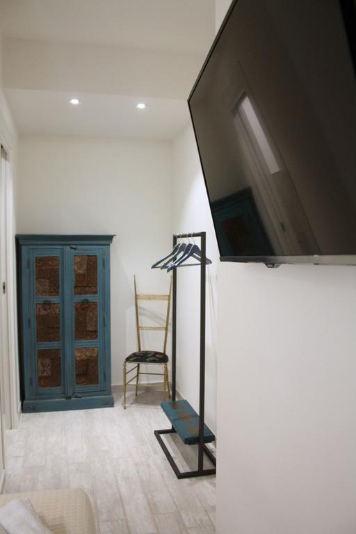 Piazza Martiri Rooms Κάλιαρι Δωμάτιο φωτογραφία