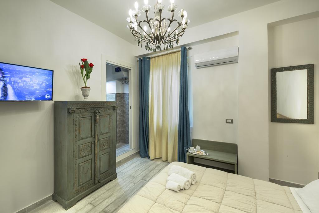 Piazza Martiri Rooms Κάλιαρι Δωμάτιο φωτογραφία