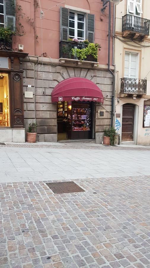 Piazza Martiri Rooms Κάλιαρι Εξωτερικό φωτογραφία